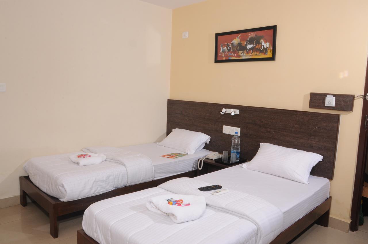 Hotel Orangeinn Omr Perungudi Madras Buitenkant foto